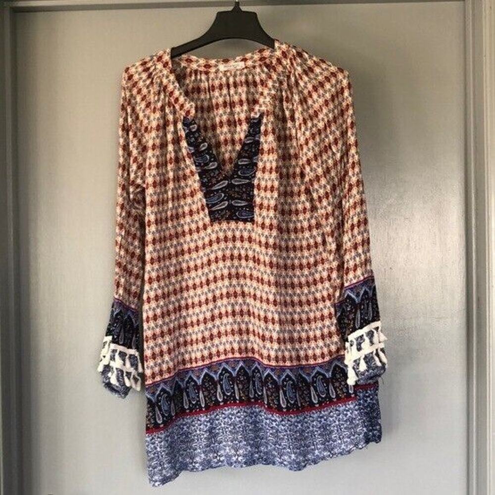 Meanor Medium Long Sleeve Top Blouse Tassles Boho Hippie V-Neck